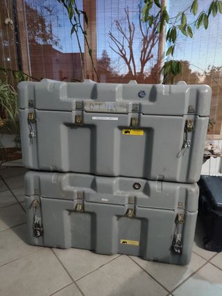 Maleta estanca peli de segunda mano por 230 EUR en Sevilla en WALLAPOP