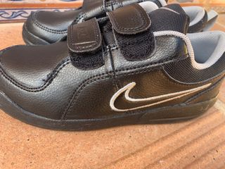 Zapatillas Nike sin usar número 31. de segunda mano por 10 EUR en  Puertollano en WALLAPOP