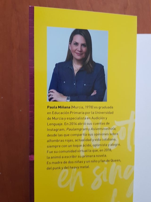 Nosotros, en singular, se dice tú y yo