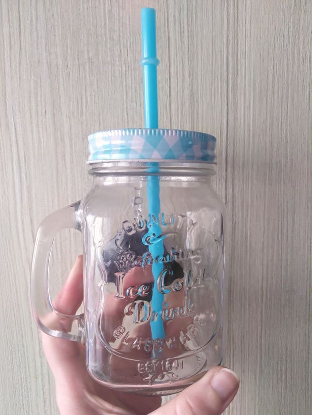 Jarra de cristal con tapa a rosca y cañita