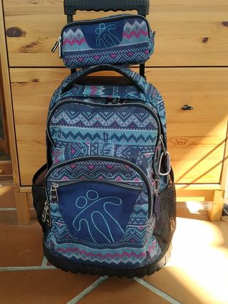 Mochila ruedas Totto de segunda mano por 30 EUR en El Boalo en WALLAPOP