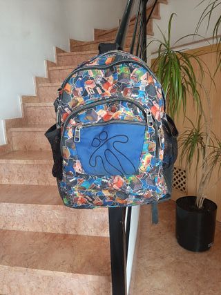 Mochila Totto seminueva.Solo usada en Septiembre,x de segunda mano por 10  EUR en Lugar Nuevo de La Corona en WALLAPOP
