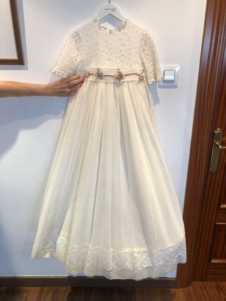 Vestido de comunión Marca Rosa Clara. de segunda mano por 250 EUR en  Zaragoza en WALLAPOP