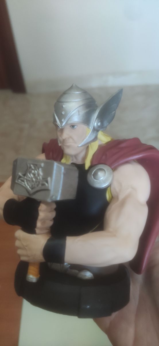 Busto de Thor+fascículo+tarjeta,Marvel