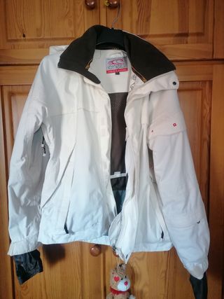 Abrigo Oneill talla M de segunda mano por 10 EUR en Madrid en WALLAPOP