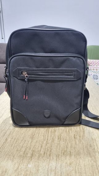 Bolso hombre Dustin nuevo de segunda mano por 15 EUR en Santiponce en  WALLAPOP