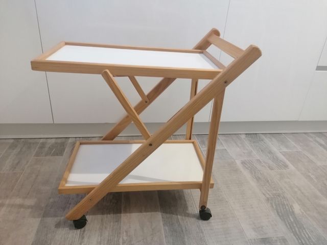 Carrello portavivande richiudibile in legno