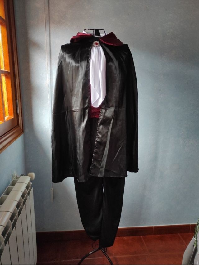 Disfraces niño y niña.  Zapatos dorados