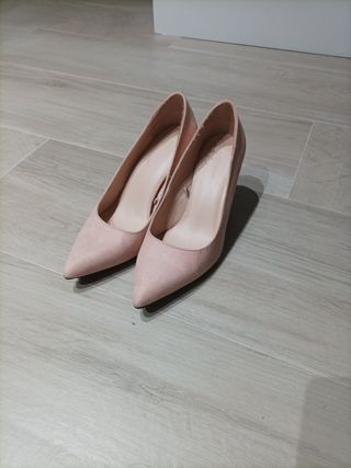 Zapato salon rosa palo de segunda mano por 12 EUR en Barakaldo en WALLAPOP