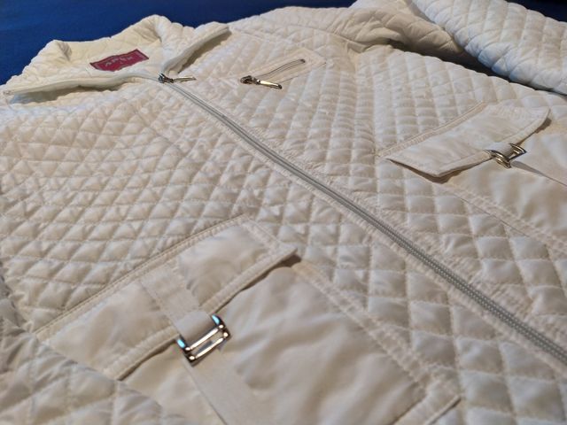 Piumino trapuntato sagomato in viscosa per donna