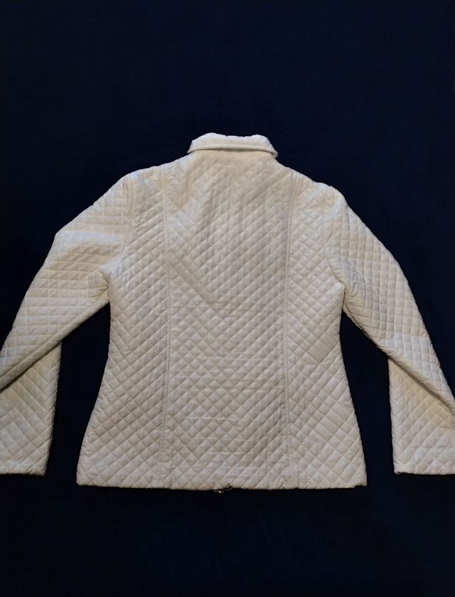 Piumino trapuntato sagomato in viscosa per donna