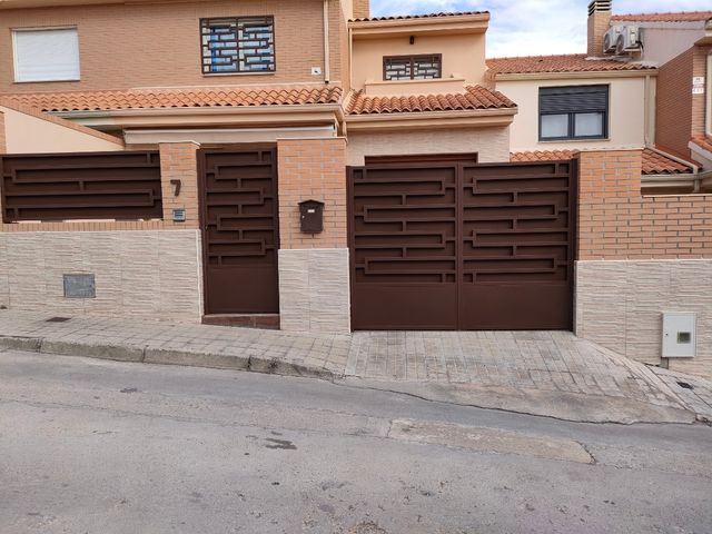 Cerramiento metálico.