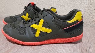 ZAPATILLAS MUNICH talla 38 \\/ BAMBES MUNICH de segunda mano por 16 EUR en  Cardona en WALLAPOP