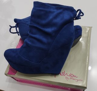Botin cuña talla 38 de segunda mano por 10 EUR en Madrid en WALLAPOP