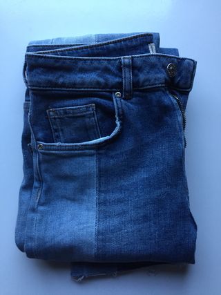 Pantalones - tejanos anchos mujer de segunda mano por 10 EUR en Girona en  WALLAPOP
