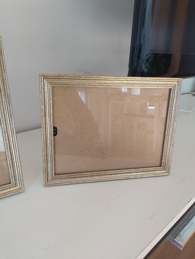 marcos de fotos dorado