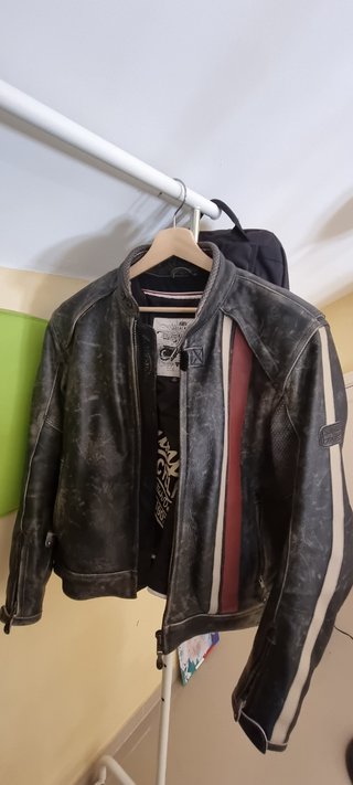 Chaqueta piel RAVEN II (Triumph) de segunda mano por 250 EUR en La Orotava  en WALLAPOP