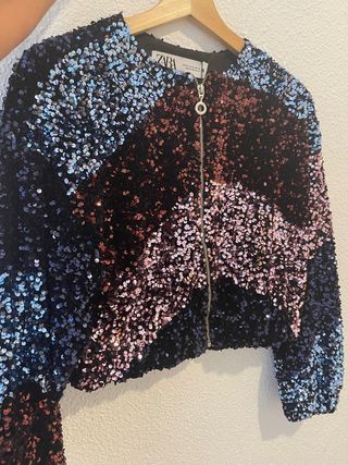 Cazadora bomber lentejuelas zara. Talla XS de segunda mano por 70 EUR en  Madrid en WALLAPOP