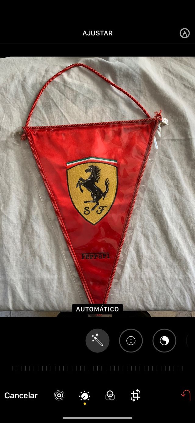 Banderín ferrari nuevo
