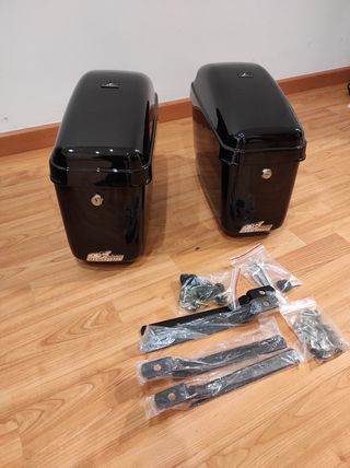 Maletas laterales para moto de segunda mano por 80 EUR en Badalona en  WALLAPOP