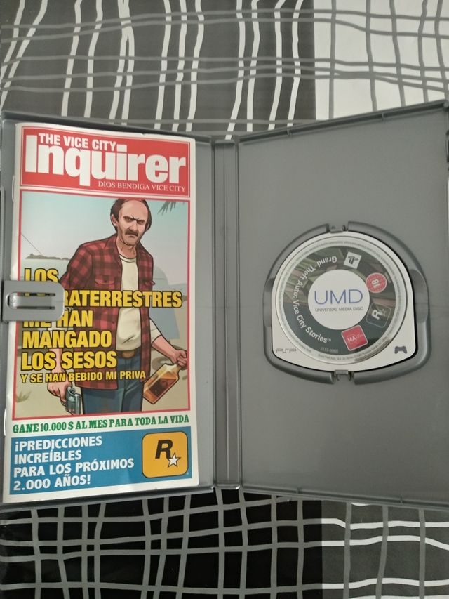 2 juegos PSP DBZ tag team y GTA vice city