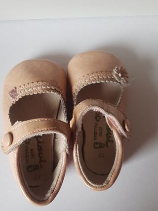 Zapatos bebé 17 blanditos de segunda mano por 5 EUR en Tudela en WALLAPOP