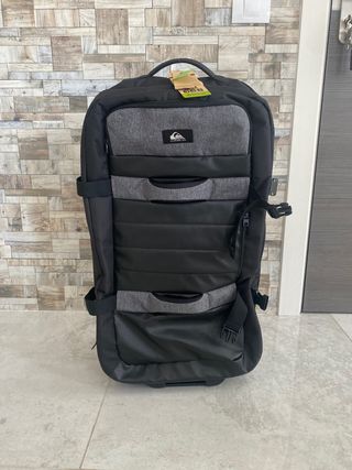 Maleta de viaje QUIKSILVER de segunda mano por 110 EUR en Las Palmas de  Gran Canaria en WALLAPOP