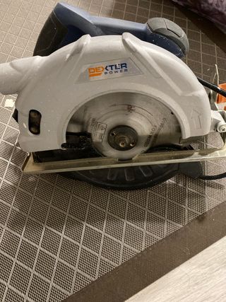 Sierra circular Dexter de segunda mano por 40 EUR en Galdakao en WALLAPOP