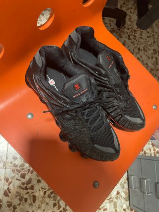 Asināt svārki farmaceits nike shox tl negras - 2393parkplace.com