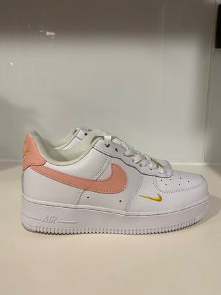 Nike Air force 1 logo rosa de segunda mano por 64,95 EUR en Tordera en  WALLAPOP