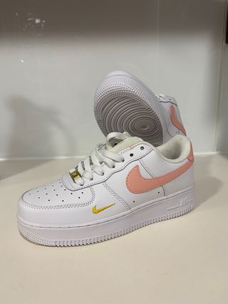 Nike Air force 1 logo rosa de segunda mano por 64,95 EUR en Tordera en  WALLAPOP