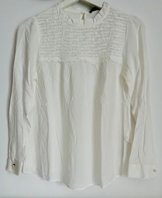 Blusa Perlas Zara de segunda mano por 10 EUR en Urbanitzacio Galatzo en  WALLAPOP
