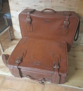 2 maletas vintage a juego con ruedas de segunda mano por 15 EUR en Turégano  en WALLAPOP