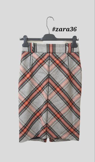 Falda tubo de cuadros, T.36 Zara de segunda mano por 10 EUR en Madrid en  WALLAPOP