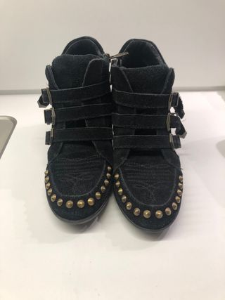 Botines cuña de ante firma italiana ASH de segunda mano por 40 EUR en  Madrid en WALLAPOP