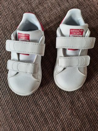 Zapatillas bebé talla 21 adidas de segunda mano por 20 EUR en Palma de  Mallorca en WALLAPOP