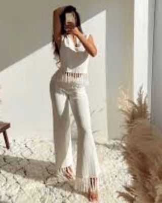 Top punto flecos Zara Talla M de segunda mano por 40 EUR en Madrid en  WALLAPOP