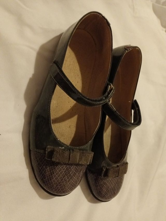 Zapatos gris
