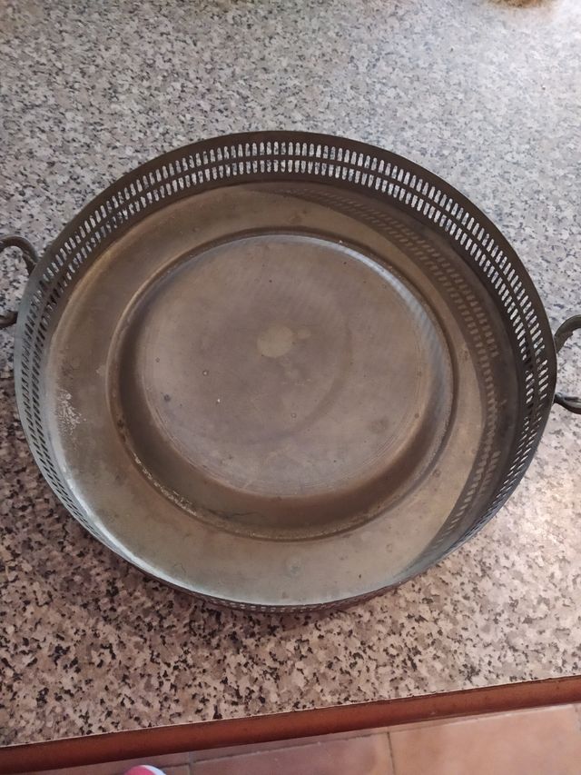 Bandeja antigua de bronce