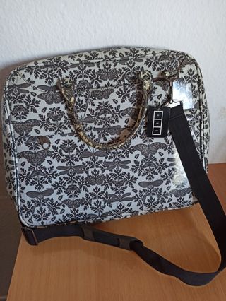 Maletín Portátil Misako de segunda mano por 10 EUR en Villarejo de Salvanés  en WALLAPOP