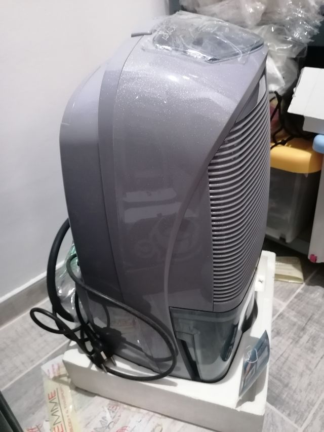 Deumidificatore tasciugo ariadry Delonghi