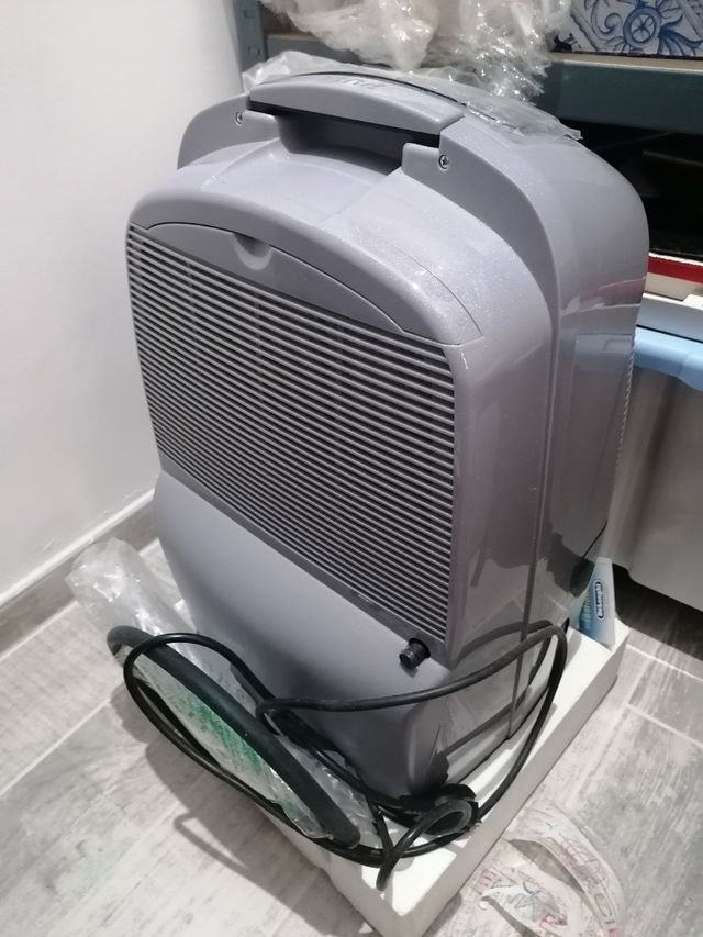 Deumidificatore tasciugo ariadry Delonghi