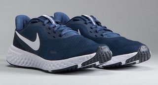 Nike Revolution 5 43 NUEVAS de segunda mano por 42,9 EUR en Vilafranca del  Penedès en WALLAPOP