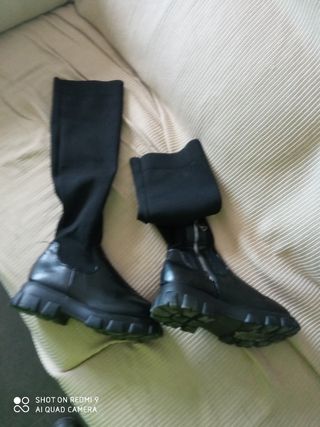 Botas calcetín negras ( zara) número ( 40\\/ 41) de segunda mano por 15 EUR  en Fuengirola en WALLAPOP