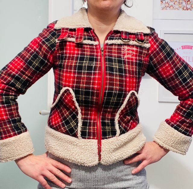 Cazador acolchada con puños y cuello de borreguito