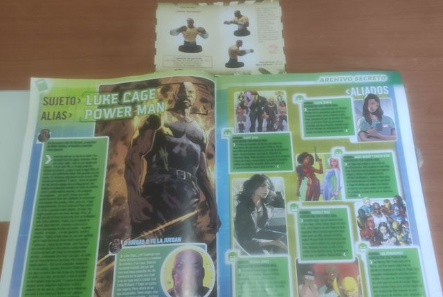Busto de Luke Cage+Fascículo+Tarjeta Marvel