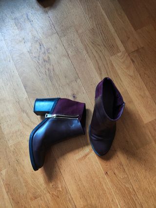 Botines granates de segunda mano por 10 EUR en León en WALLAPOP