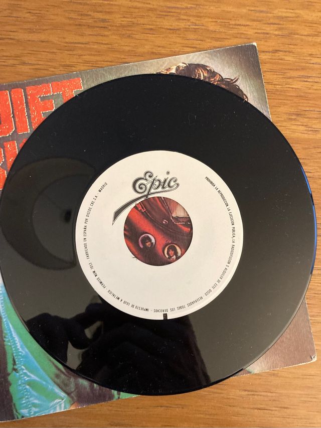 Quiet Riot Cum on Feel the Noize Single