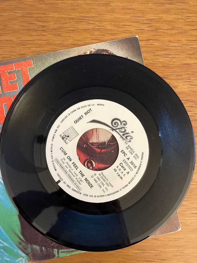 Quiet Riot Cum on Feel the Noize Single