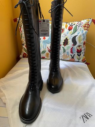 Bota plana piel cordones,Zara talla 37 !!OFERTON!! de segunda mano por 85  EUR en Ubrique en WALLAPOP